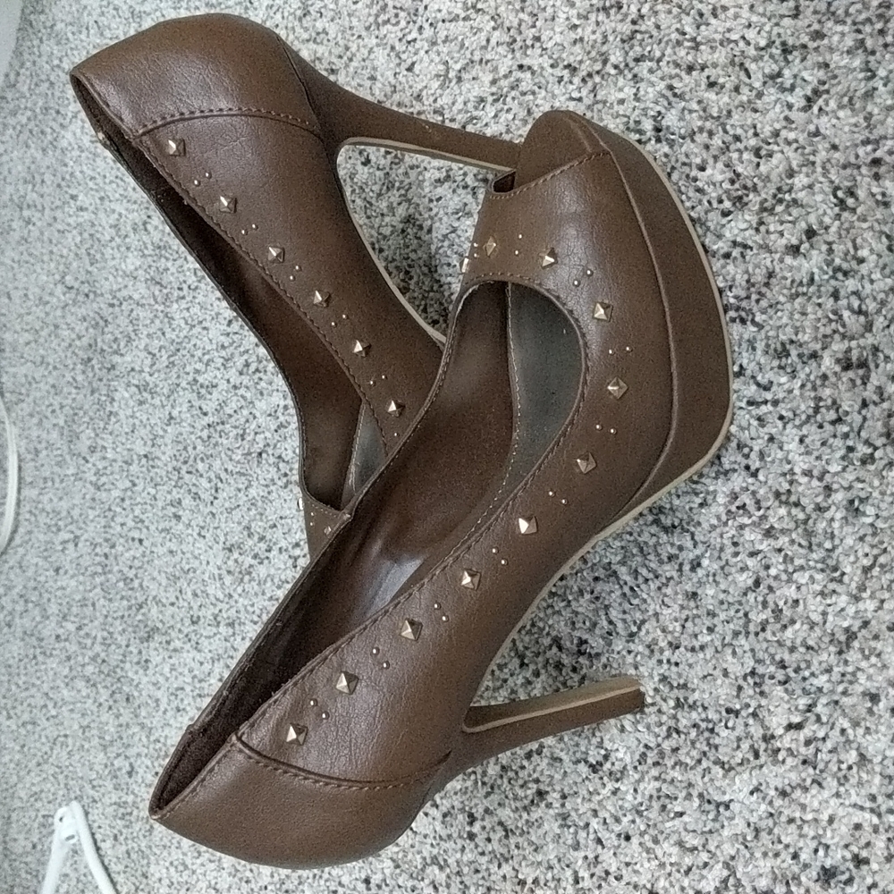 Women's studded heels